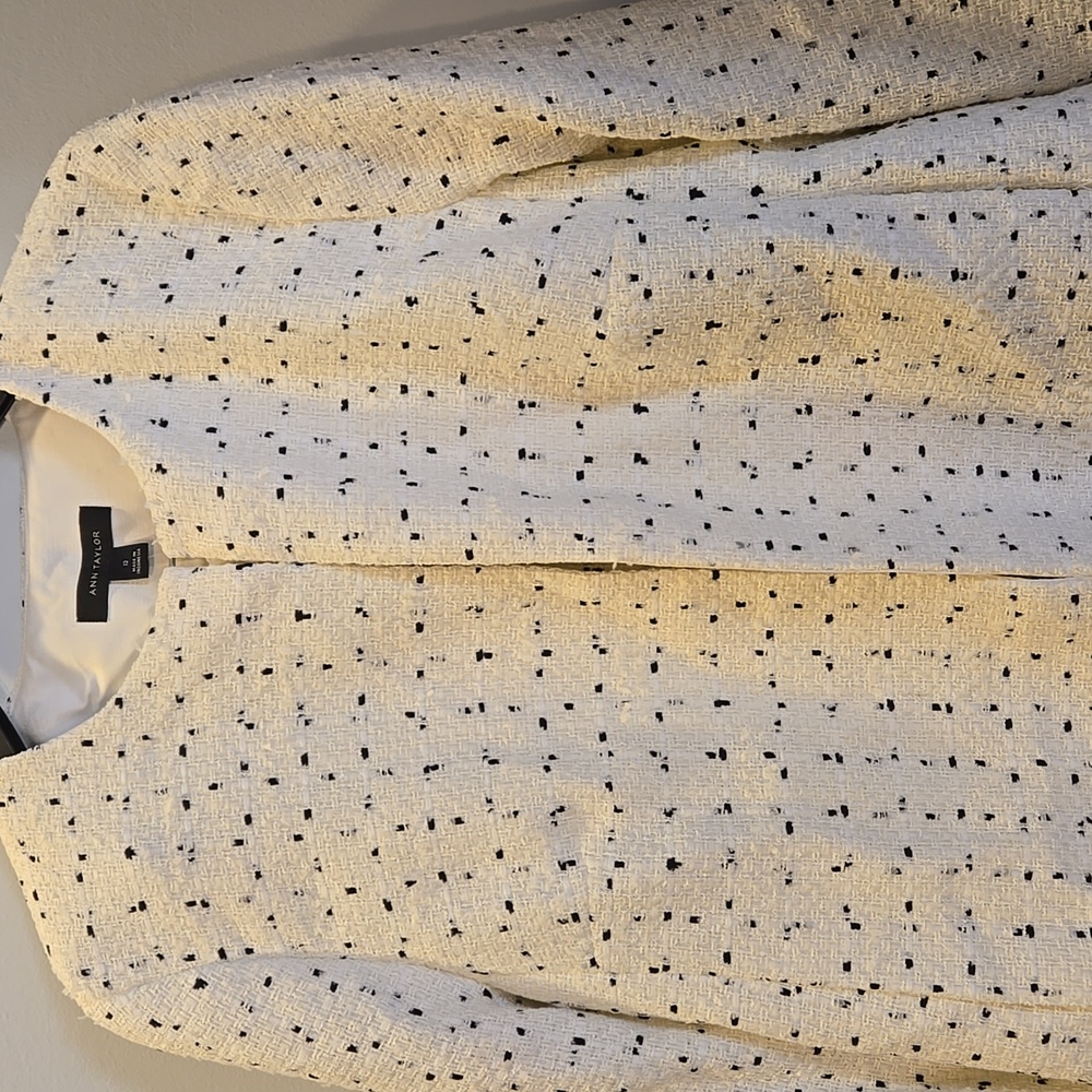 Ann Taylor size 12 Cream & Black Dotted Jacket & Skirt Suit NWT - Picture 3 of 10